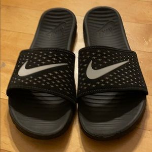 Men’s Nike slides size 10 black